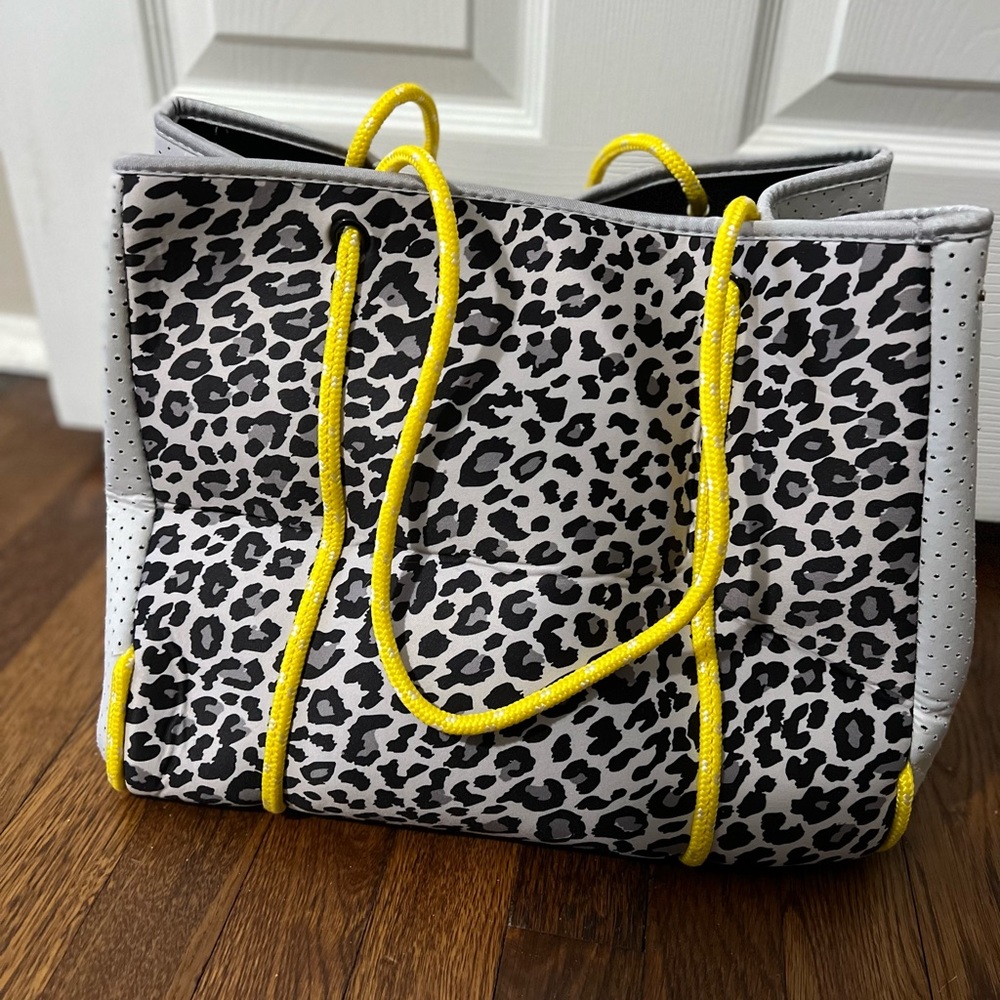 Ahdorned camo tote